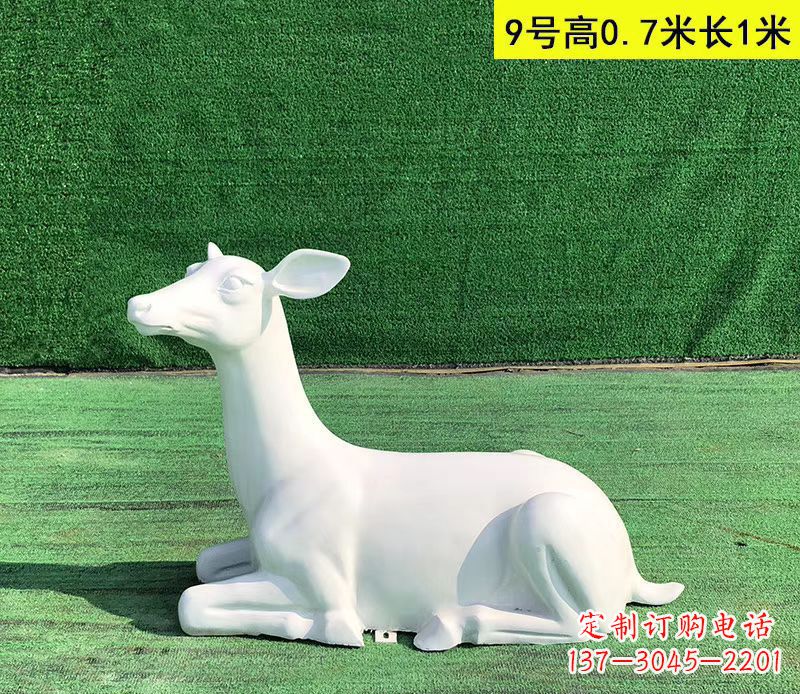 泸州玻璃钢白色小鹿动物雕塑