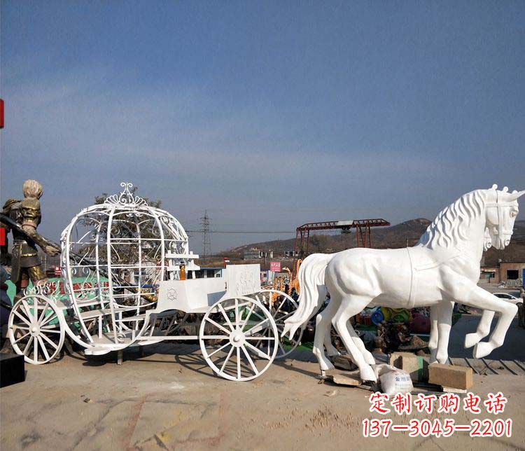 泸州玻璃钢城市的马车雕塑