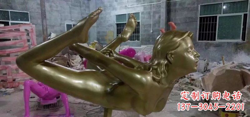 泸州玻璃钢仿铜雕刻的女人雕塑