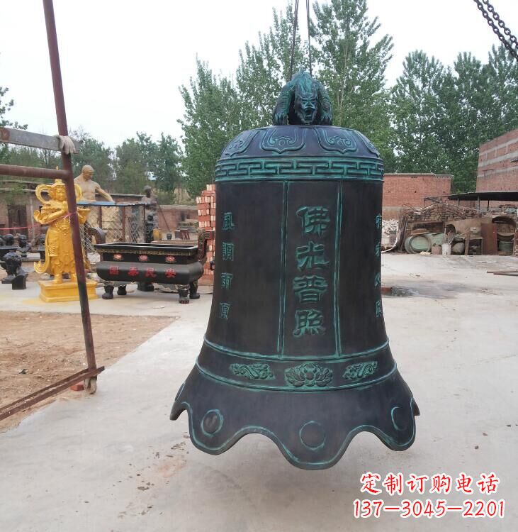 泸州玻璃钢铜钟雕塑精美外观,持久耐用