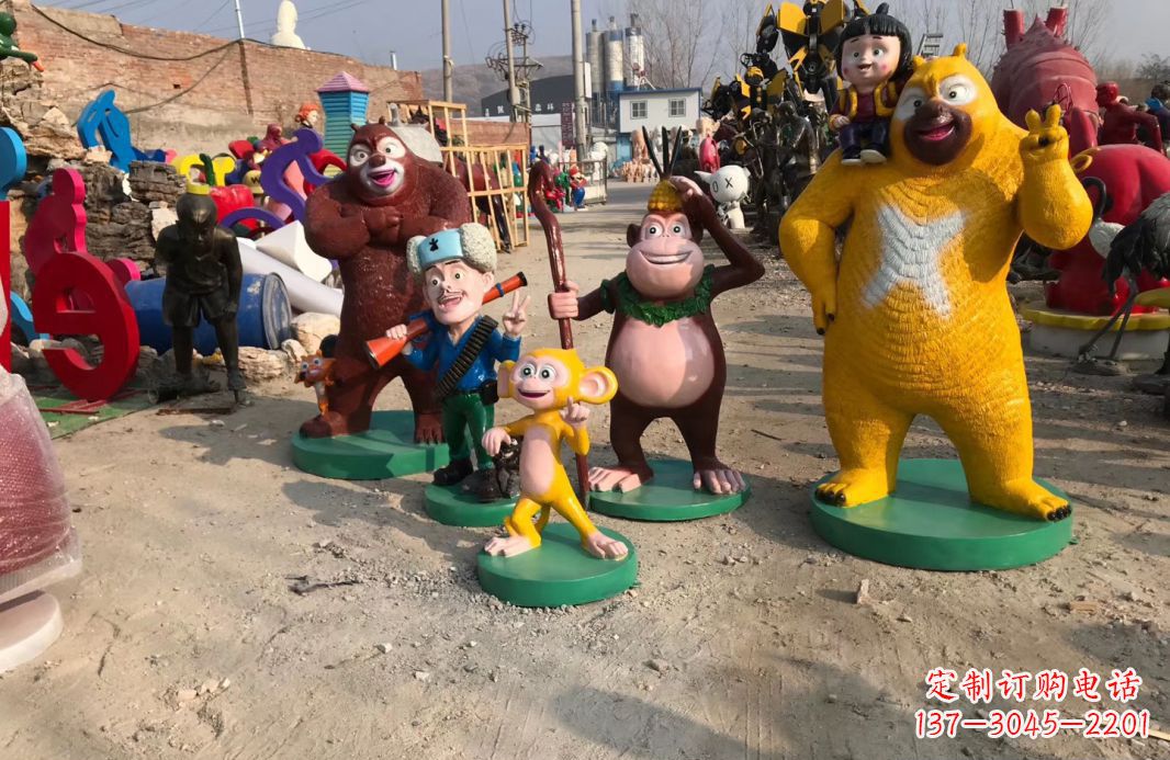 泸州玻璃钢仿真熊二雕塑一种可爱的艺术品