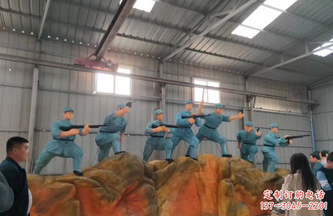 泸州英雄雕塑玻璃钢仿真抗战人物景观雕塑