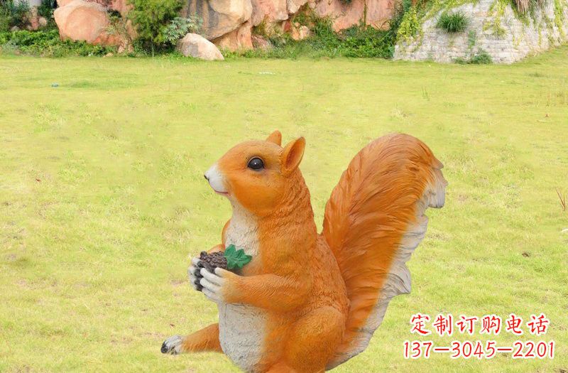 泸州玻璃钢制作的松鼠雕塑