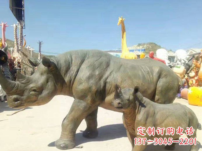 泸州玻璃钢制犀牛雕塑——精美外形、质感出众