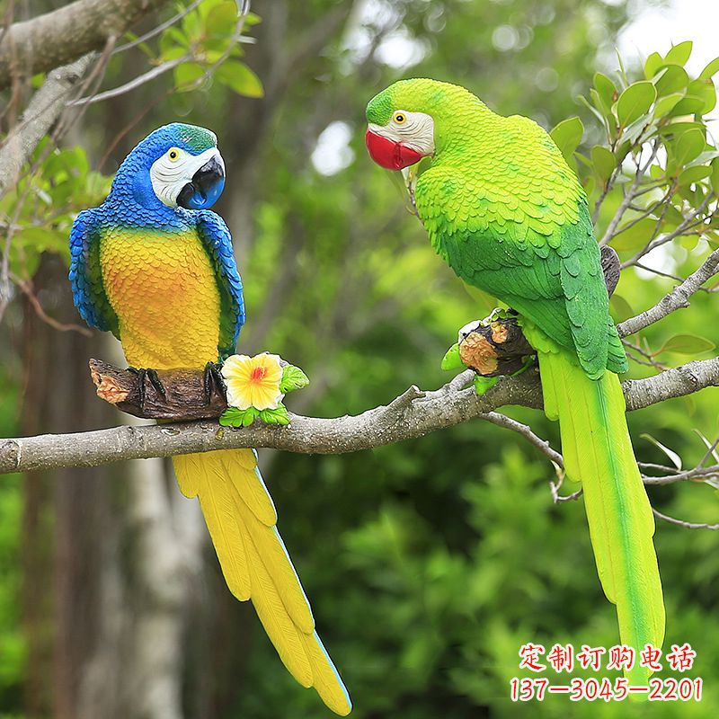 泸州精美玻璃钢鹦鹉雕塑,点缀公园美景