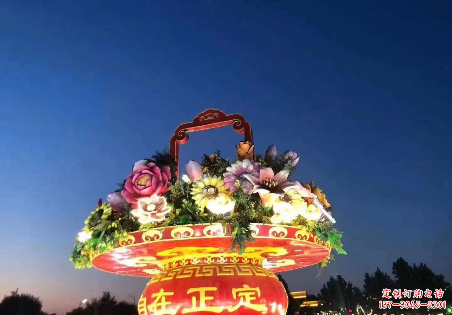 泸州玻璃钢花篮景观雕塑让美景永恒