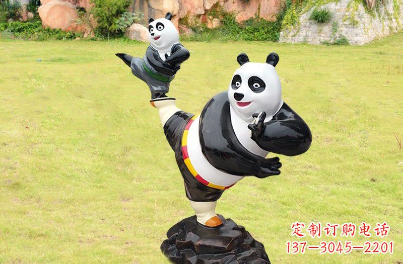 泸州玻璃钢卡通熊猫雕塑的艺术之美