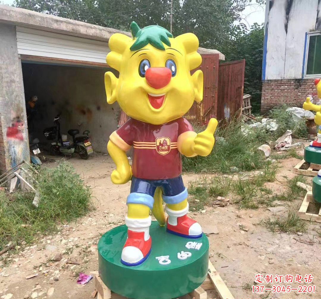 泸州玻璃钢卡通小牛雕塑精致而可爱
