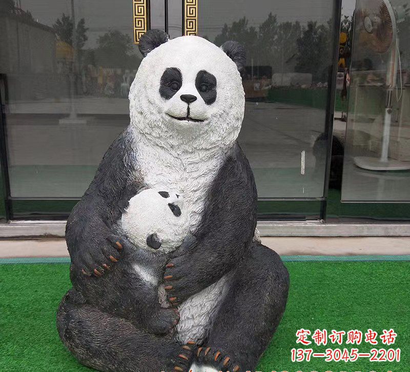 泸州玻璃钢制熊猫雕塑——传承中华文化精髓