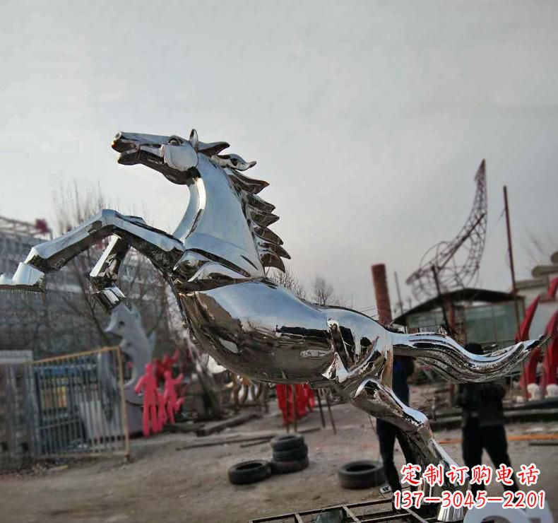 泸州不锈钢奔跑马雕塑驰骋在人间的艺术精灵