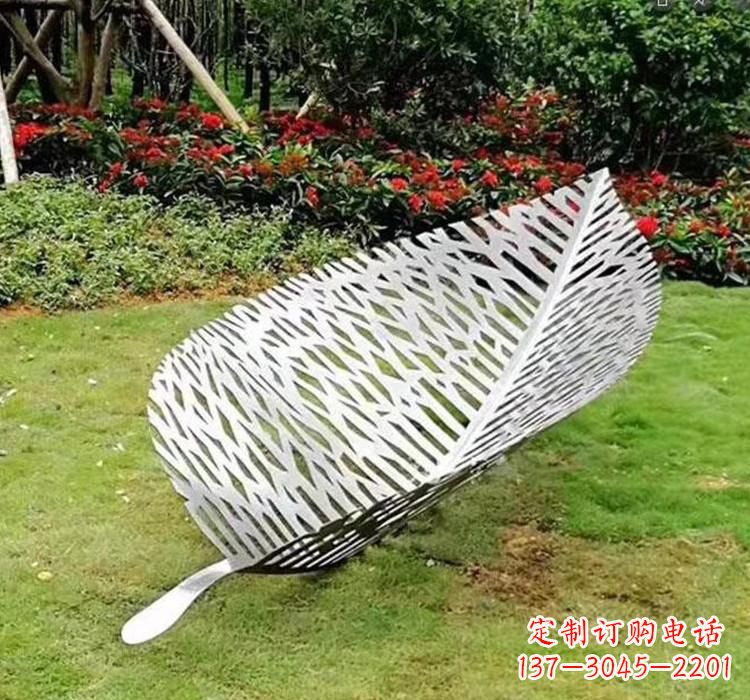 泸州不锈钢树叶雕塑艺术与美的结合