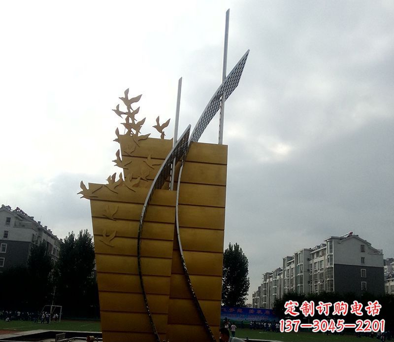 泸州不锈钢帆船雕塑象征城市的起航