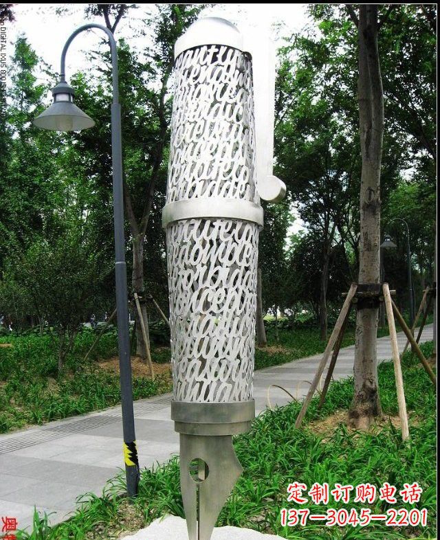 泸州不锈钢钢笔雕塑艺术与科技的完美结合
