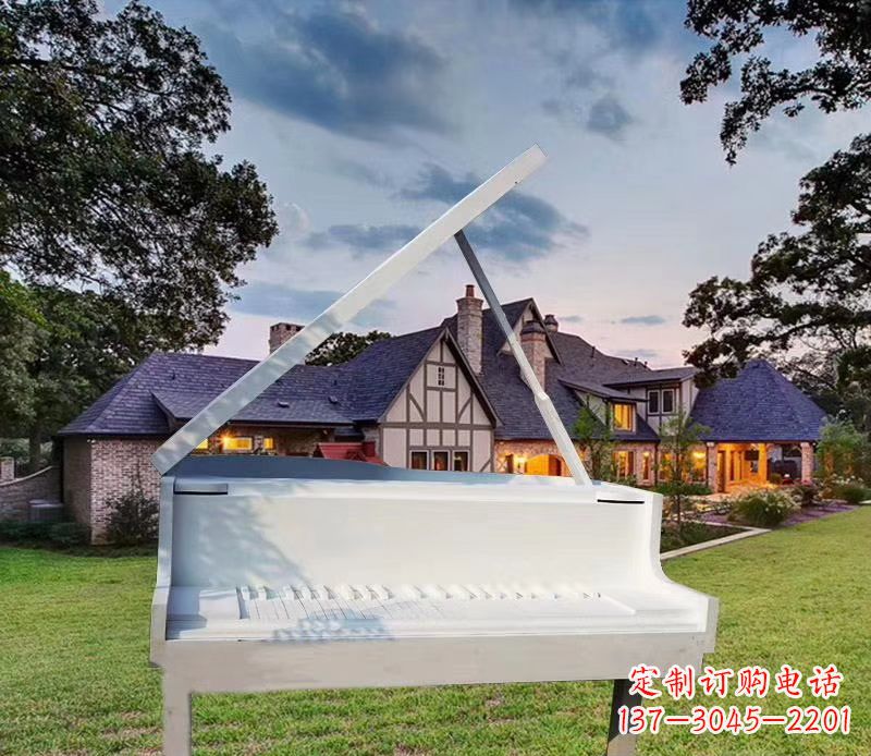 泸州钢琴雕塑——点缀广场景观
