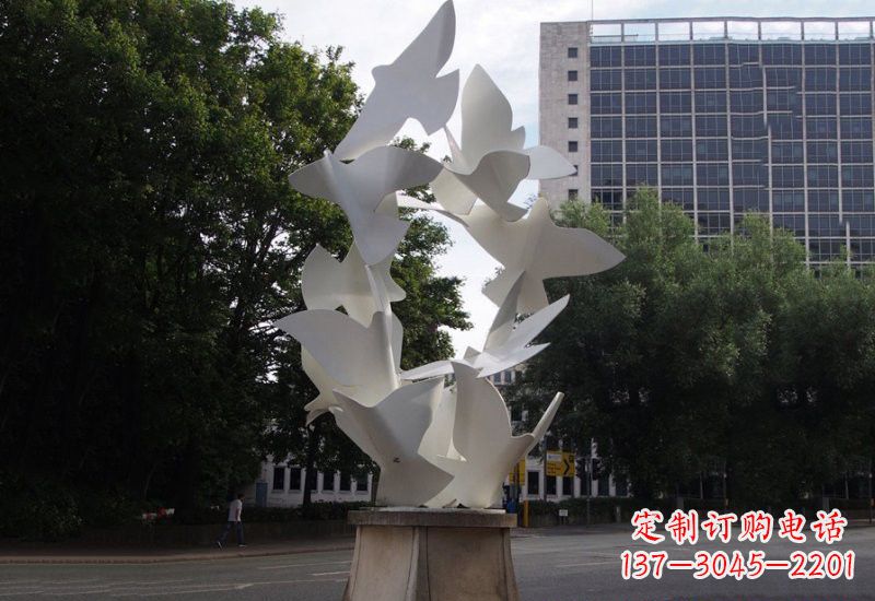 泸州美丽而宁静的不锈钢和平鸽雕塑