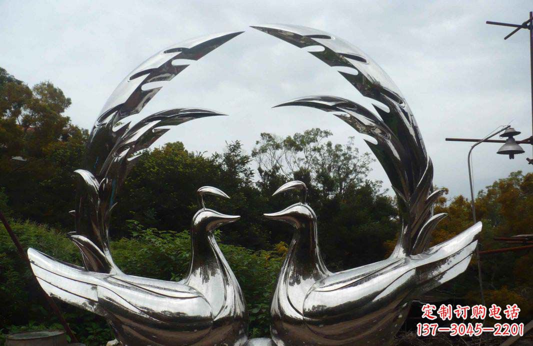 泸州不锈钢孔雀雕塑浪漫与灵动