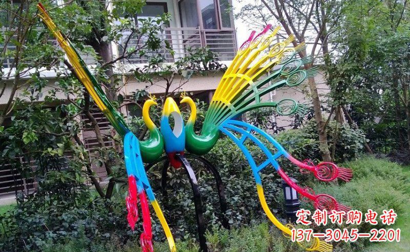 泸州不锈钢孔雀雕塑——精美的艺术品