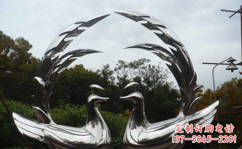 泸州不锈钢制作的孔雀雕塑