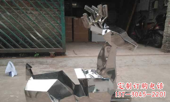 泸州不锈钢鹿雕塑艺术之美