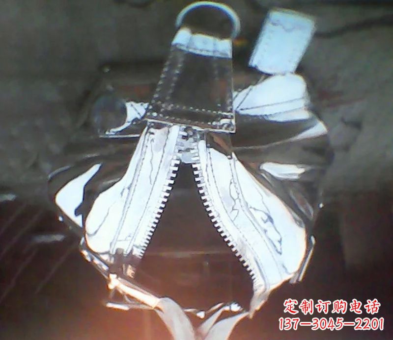 泸州精美不锈钢手提包雕塑