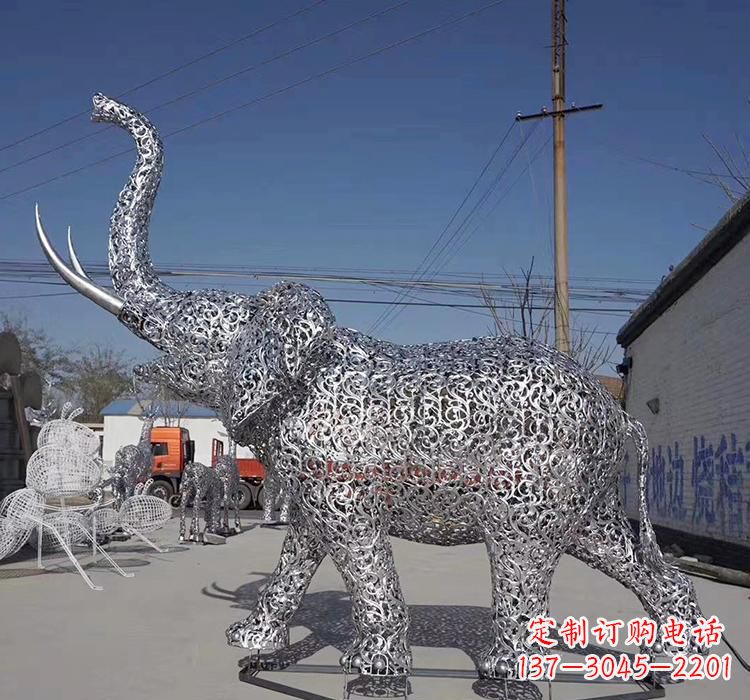 泸州不锈钢大象雕塑象征力量与美丽