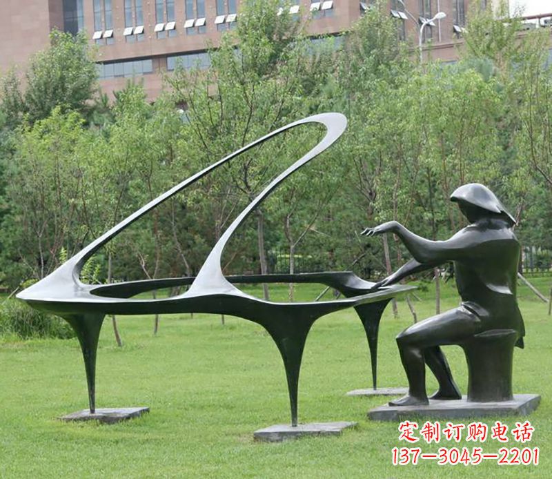 泸州不锈钢钢琴雕塑——激发人们心中的音乐