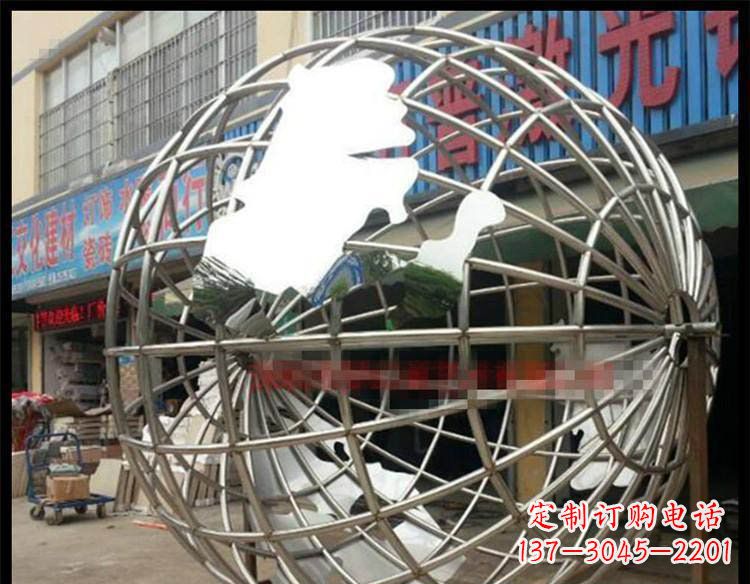 泸州纪念地球的不锈钢雕塑