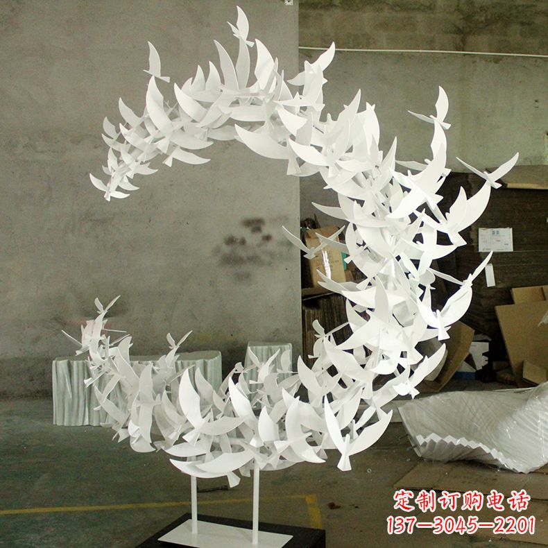 泸州不锈钢鸽子翱翔的象征
