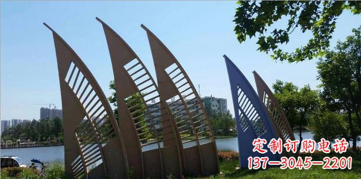 泸州不锈钢公园的船帆雕塑
