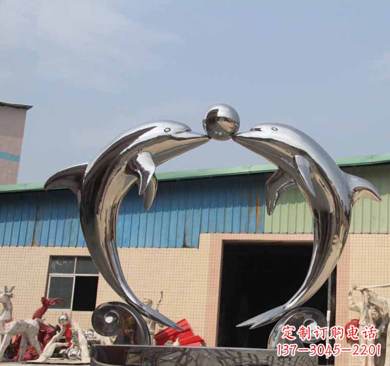 泸州海豚之恋——不锈钢公园镜面海豚顶球雕塑