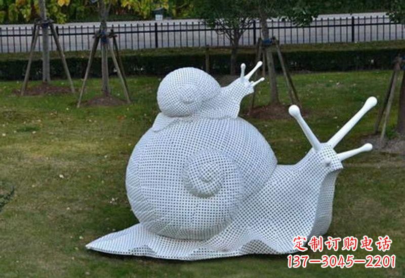 泸州不锈钢公园的“母子蜗牛”雕塑