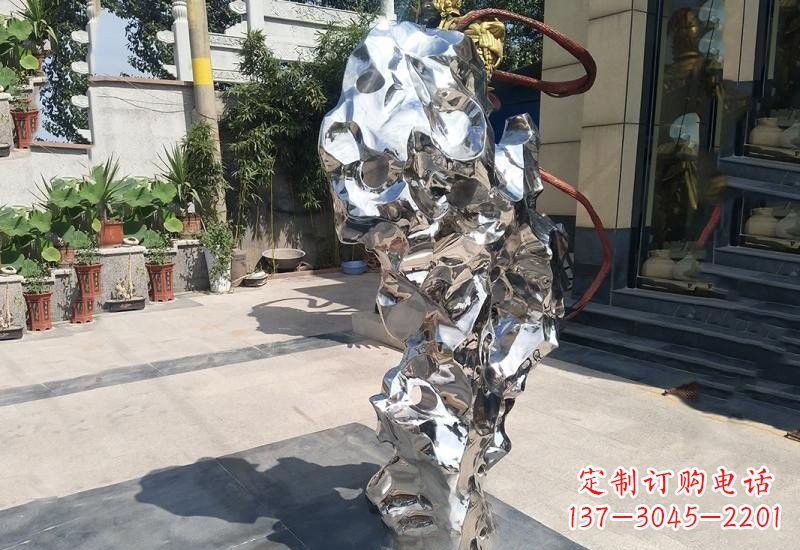 泸州太湖石雕塑传承中华文化精髓