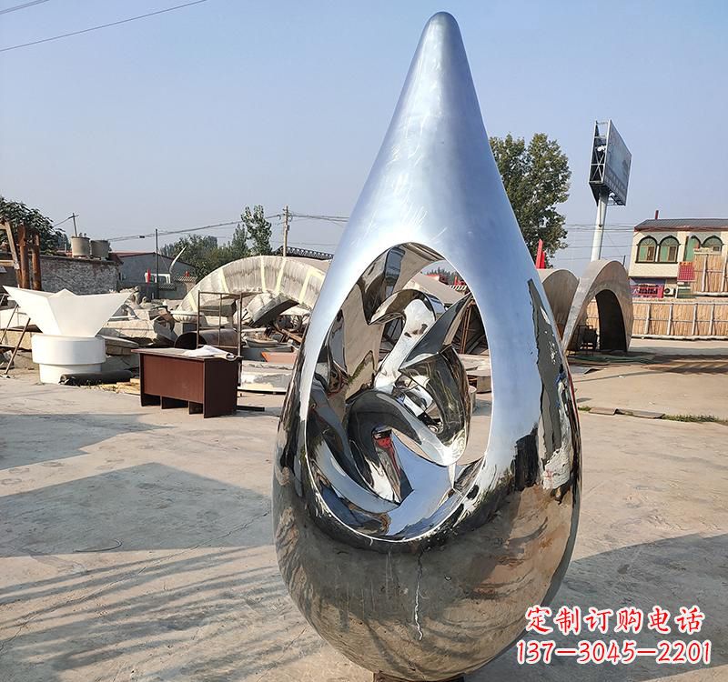 泸州不锈钢大水滴雕塑一座极致简约的艺术作品