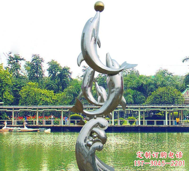 泸州海豚的美丽雕塑
