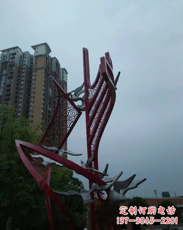 泸州不锈钢祥云纹船帆雕塑