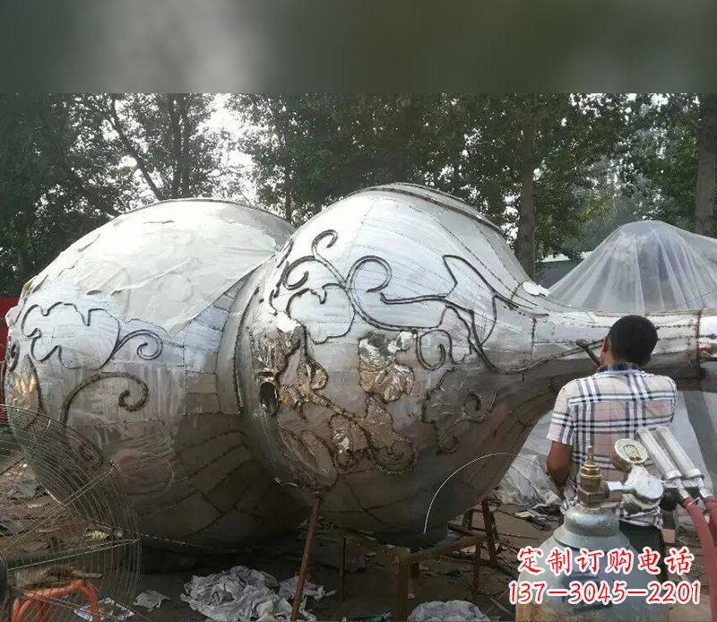 泸州不锈钢葫芦雕塑精美绝伦