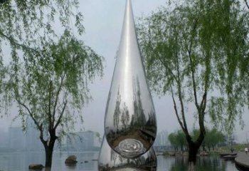 泸州不锈钢广场的水滴雕塑