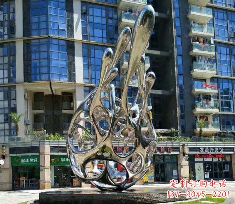 泸州不锈钢火龙果雕塑集艺术与自然之美