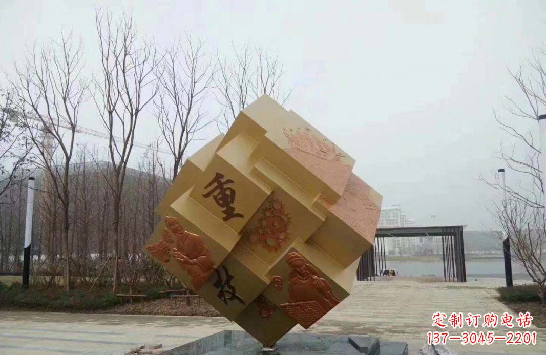 泸州不锈钢魔方雕塑给景观增添丰富多彩