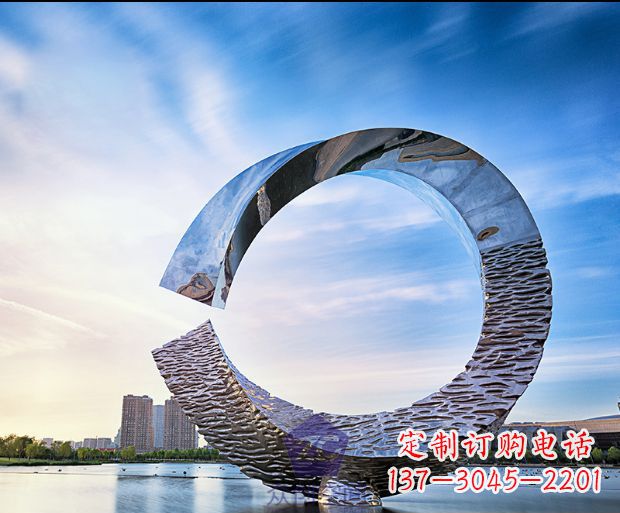 泸州环绕世界的不锈钢景观雕塑