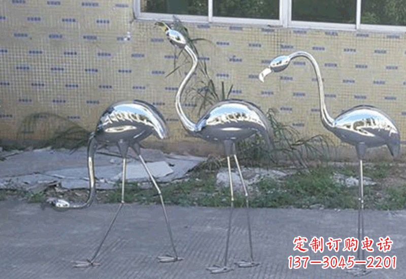 泸州不锈钢火烈鸟雕塑给人以美好的视觉享受