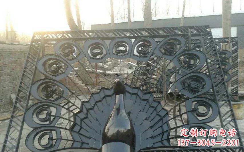 泸州不锈钢孔雀开屏景观雕塑