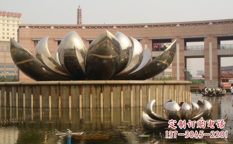 泸州不锈钢莲花雕塑一种精美的艺术品