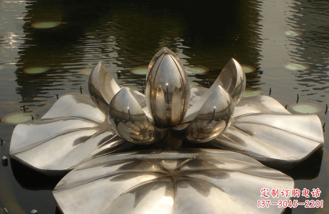 泸州不锈钢莲花雕塑绚丽多彩的艺术之美