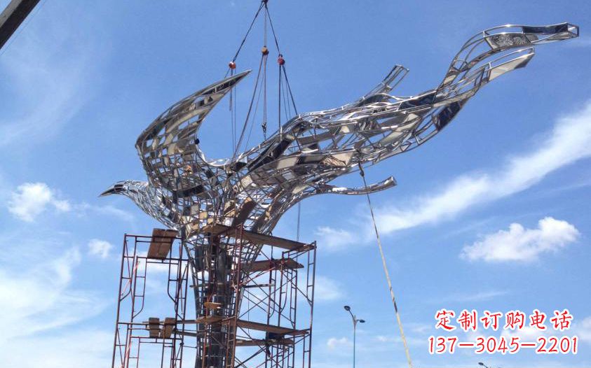 泸州不锈钢镂空鸽子雕塑美丽的象征