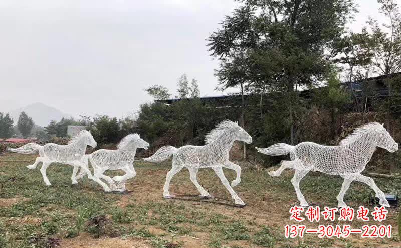 泸州不锈钢马雕塑勇往直前
