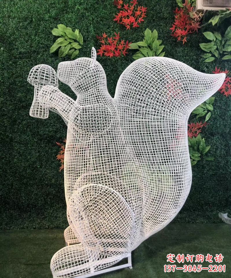 泸州不锈钢松鼠雕塑展现自然的美