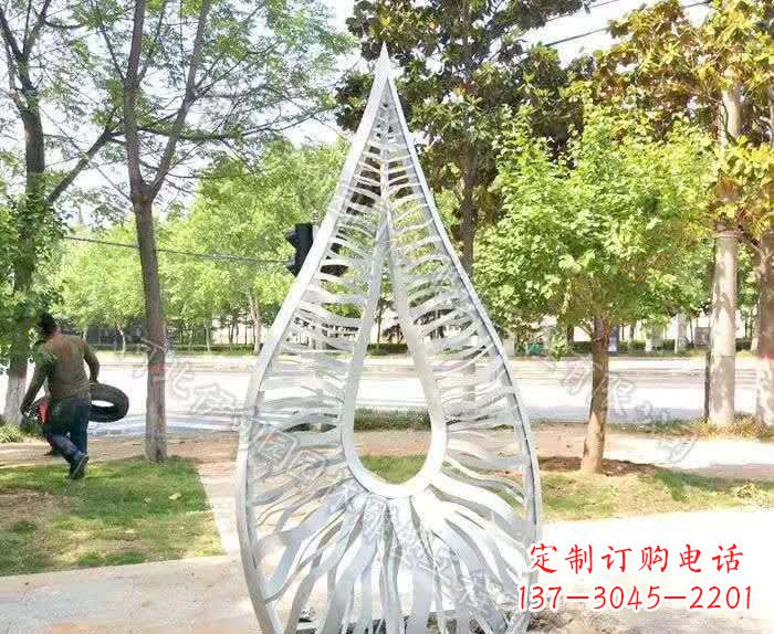 泸州精致不锈钢水滴雕塑