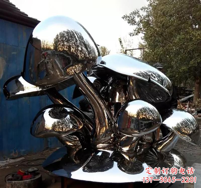 泸州不锈钢蘑菇雕塑给空间增添活力
