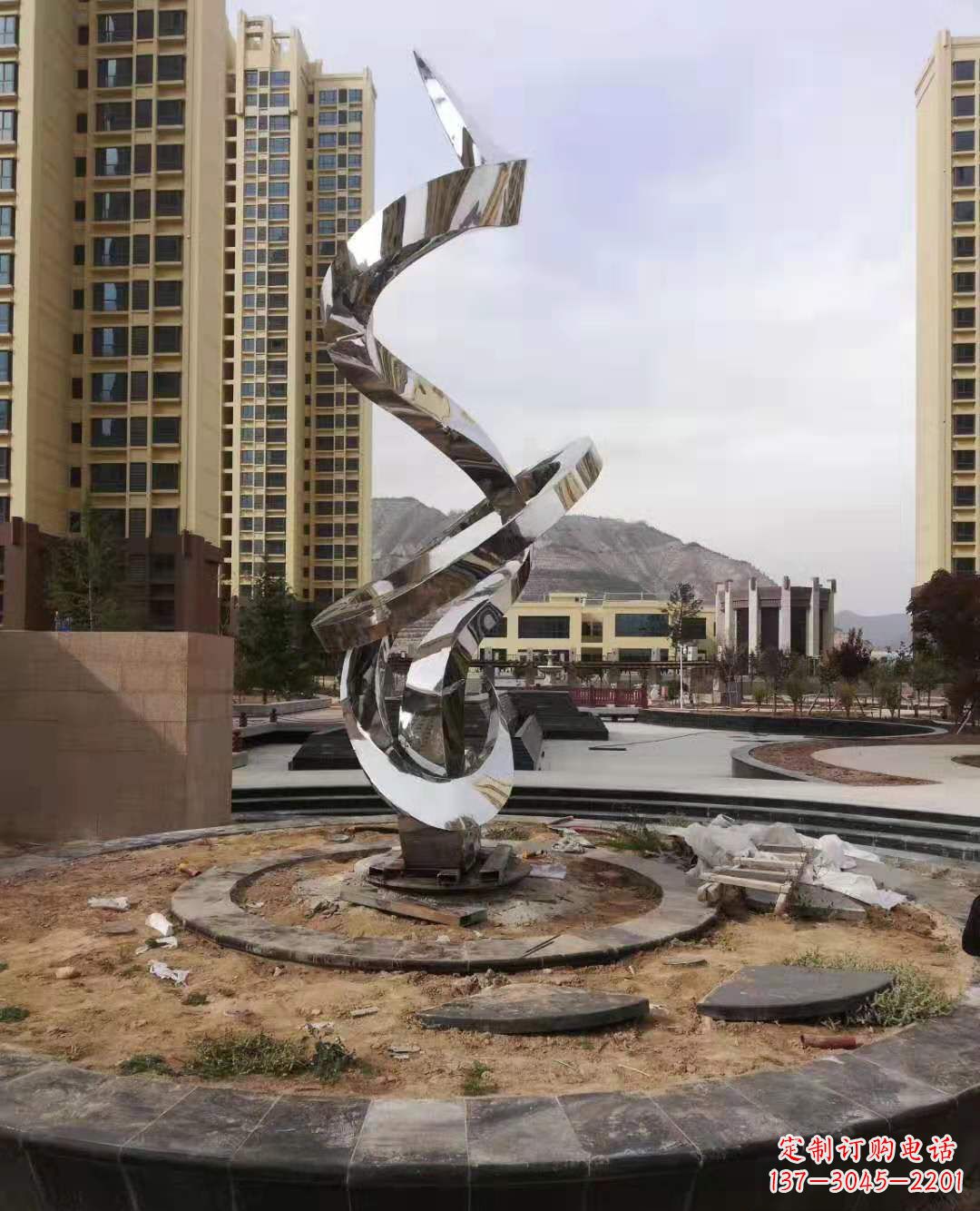 泸州飘带雕塑美化城市空间的艺术